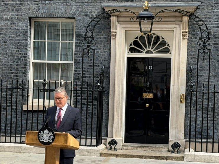 Britse premier Keir Starmer kondigt ontslag aan