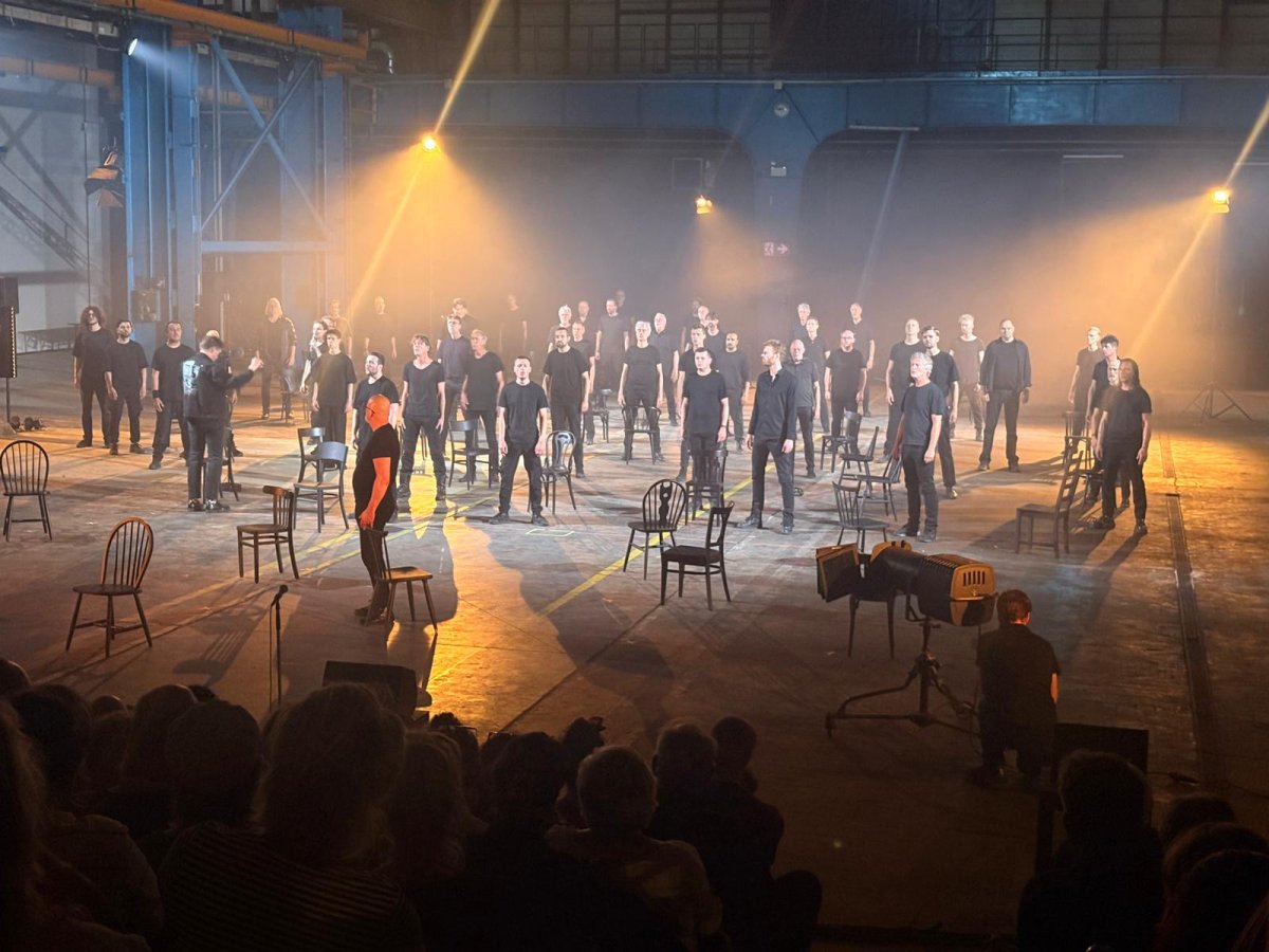 Koorbazen verovert Zwolle met muziektheatershow “Alive”