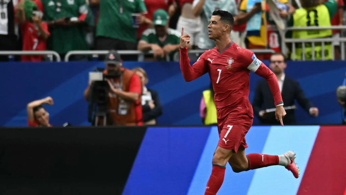 Ronaldo schrijft geschiedenis met doelpunt in zes WK-edities